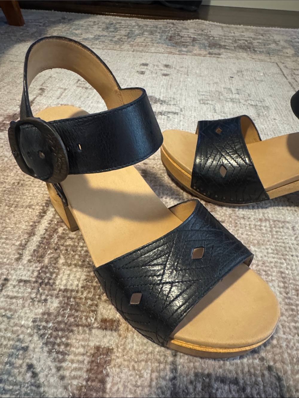 Dansko Odele Black Leather Wood Clog Sandals Handcrafted Brazil Size 39